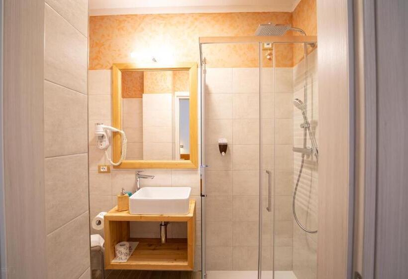 Четырехместный Номер Economy, Residence Panorama