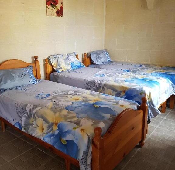 اتاق استاندارد با بالکن و چشم‌انداز دریا, Ta  Karkar Villa Bed And Breakfast