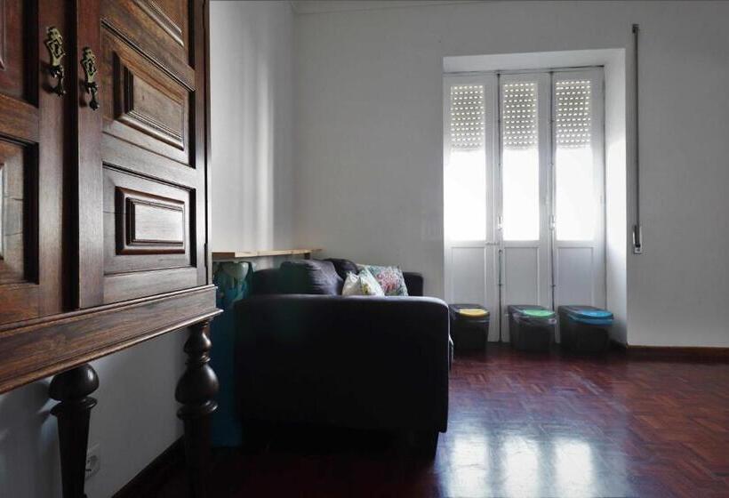 Трехместный Номер Стандарт с Балконом, Costa Norte Guesthouse