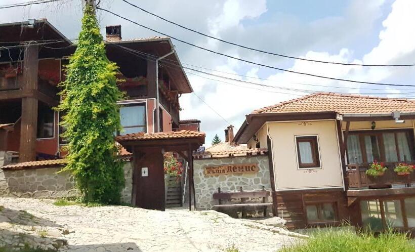 デラックスルーム, Denis Guest House