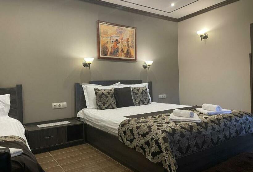 اتاق استاندارد سه نفره, Asya Guest House