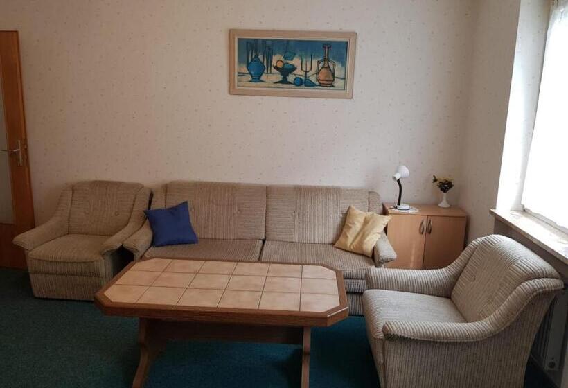 Апартаменты 1 Спальня с Балконом, Ferienwohnung Viktoria