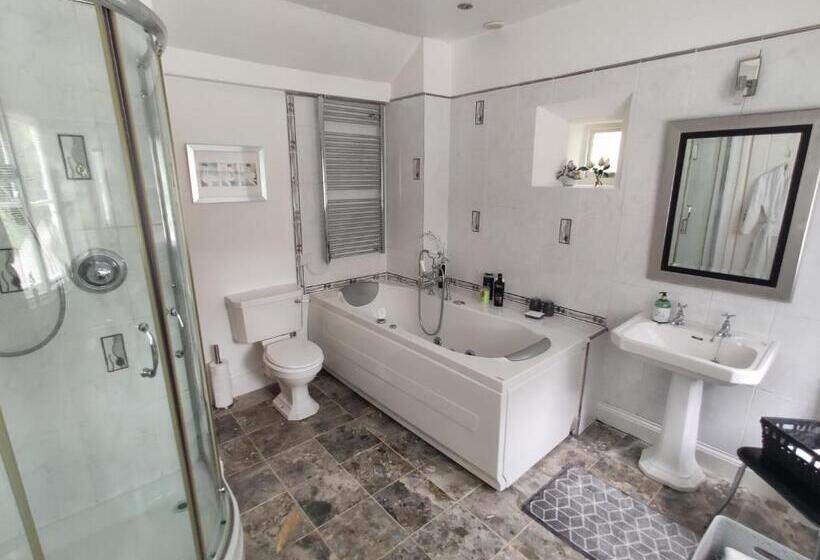 Люкс Повышенной Комфортности, Cascades Gardens