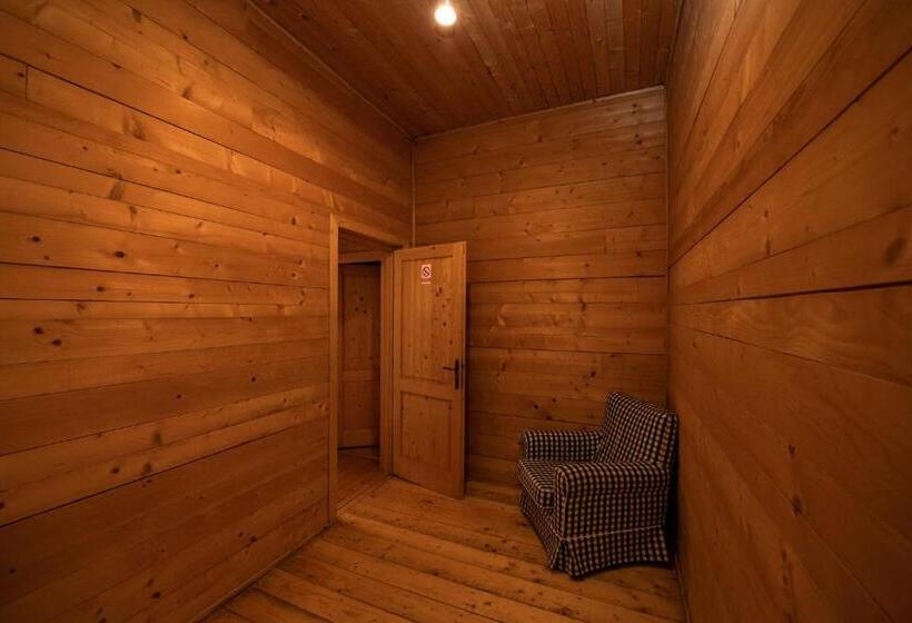 Семейный Номер, Bucovina Lodge Pension