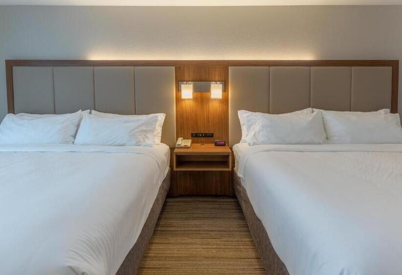 Номер Стандарт 2 Двуспальные Кровати, Holiday Inn Express   Indianapolis   Southeast, An Ihg