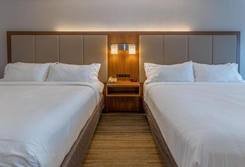 Люкс Кровать Кинг, Holiday Inn Express   Indianapolis   Southeast, An Ihg