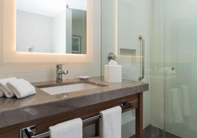 اتاق استاندارد, Holiday Inn Express   Indianapolis   Southeast, An Ihg