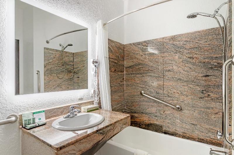 장애인을 위한 스위트, Best Western Texas City I 45