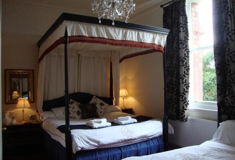 Quarto Familiar, Ascot House