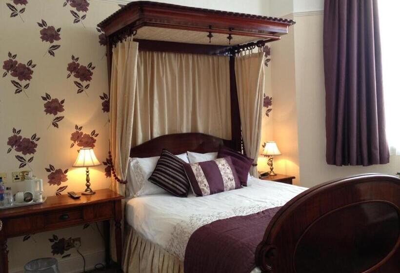 Quarto superior, Ascot House