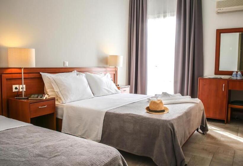 Номер Superior Боковой Вид на Море, Chryssi Akti, Sure Hotel Collection