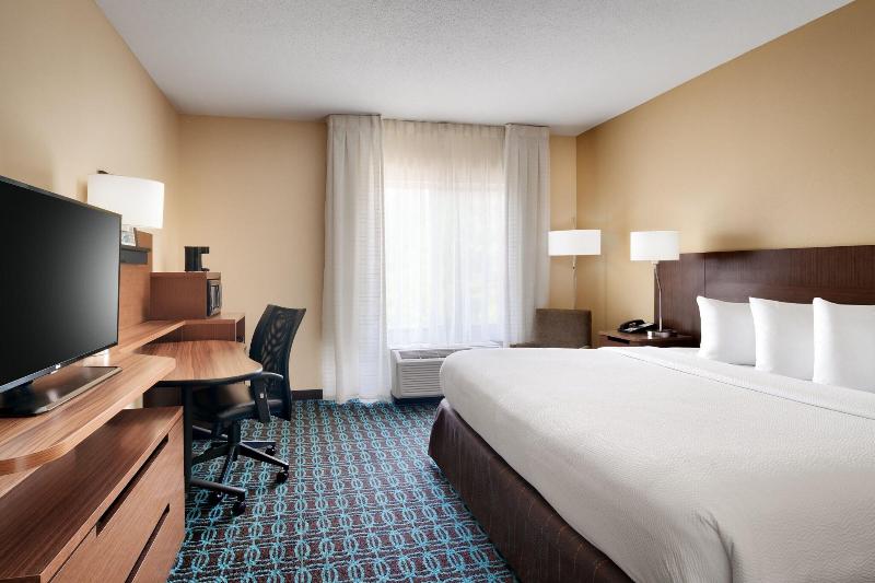 Люкс Кровать Кинг, Holiday Inn Express & Suites Clovis Fresno Area, An Ihg