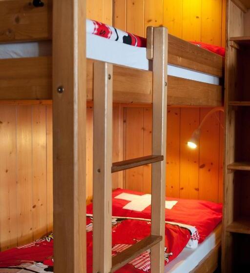 Номер Стандарт Четырехместный Совместный Санузел, Valley Hostel