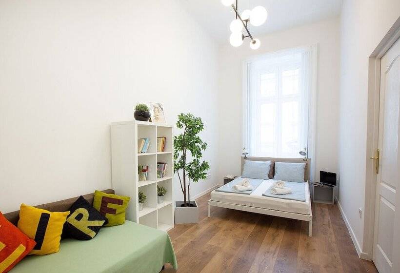 带1个卧室的舒适公寓, Friends Hostel & Apartments
