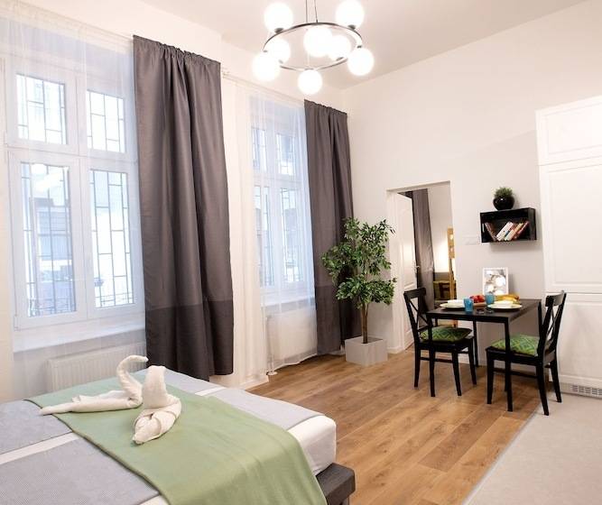 带1个卧室的舒适公寓, Friends Hostel & Apartments