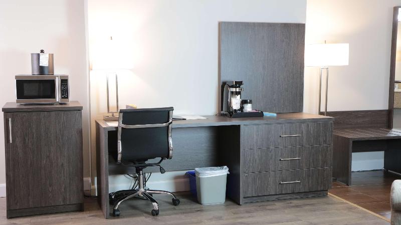스위트 킹사이즈 침대, Comfort Inn & Suites Near Ontario Airport
