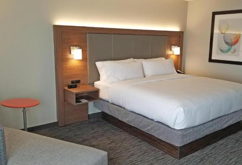 带大床的标准间, Holiday Inn Express Hotel & Suites Columbus, An Ihg