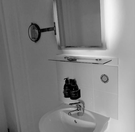 اتاق استاندارد با چشم‌انداز, Invercloy Guest House