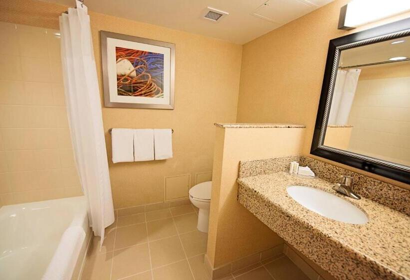 キングサイズベッドのスタンダードルーム, Courtyard By Marriott Halifax Downtown