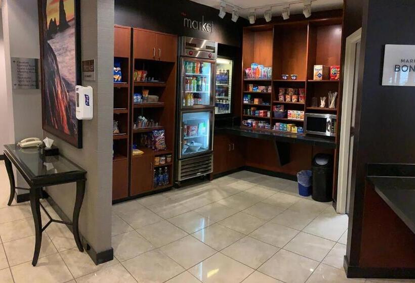 ２ダブルベッドのスタンダードルーム, Courtyard By Marriott Halifax Downtown