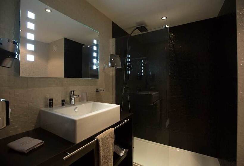 Люкс, Le Colisée Hotel & Spa Nantes Saint Herblain
