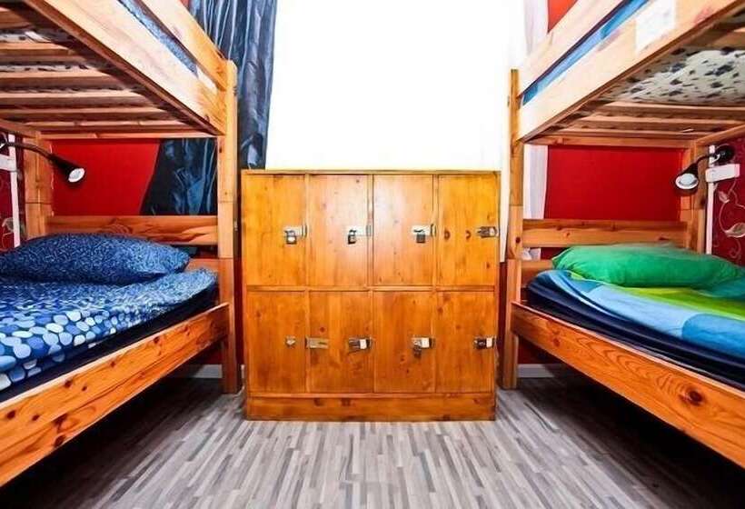 Кровать в Общей Комнате, Napoleon Hostel