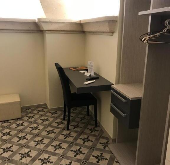 带露台的豪华间, Sine Tempore B&b
