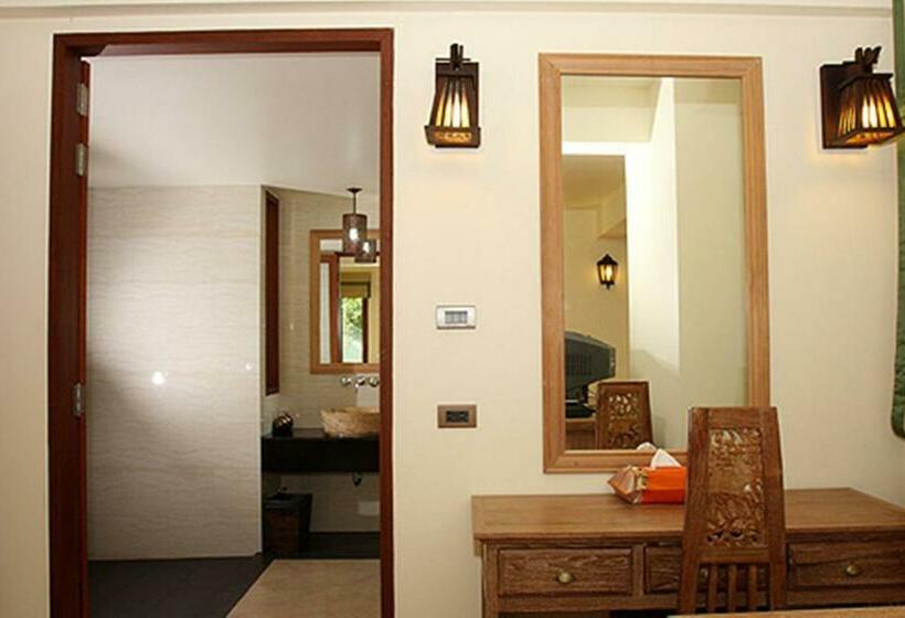 اتاق لوکس با چشم‌انداز باغ, Chivapuri Beach Resort