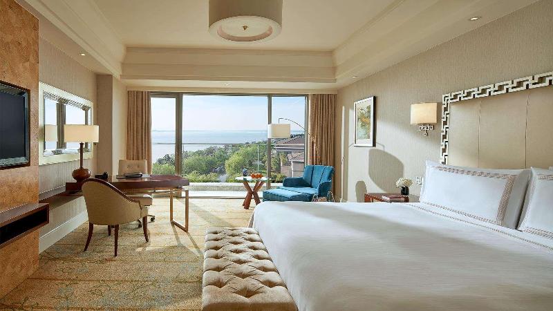 Номер Deluxe Вид на Парк, Fairmont Yangcheng Lake