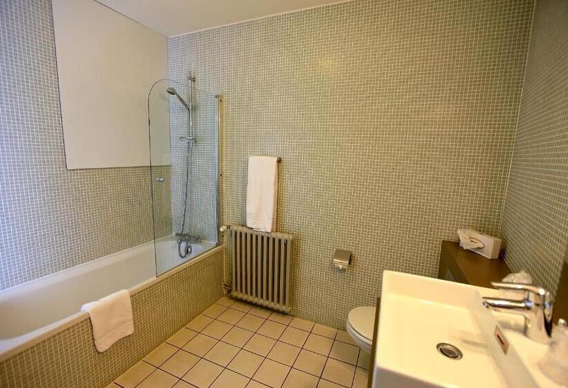 Семейный Номер, The Originals Boutique, Hôtel ô Gayot, Bagnolesdel Orne