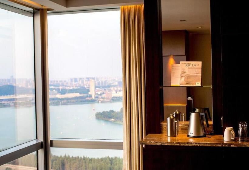 اتاق سوپریور با تخت بزرگ, The Westin Nanjing Xuanwu Lake