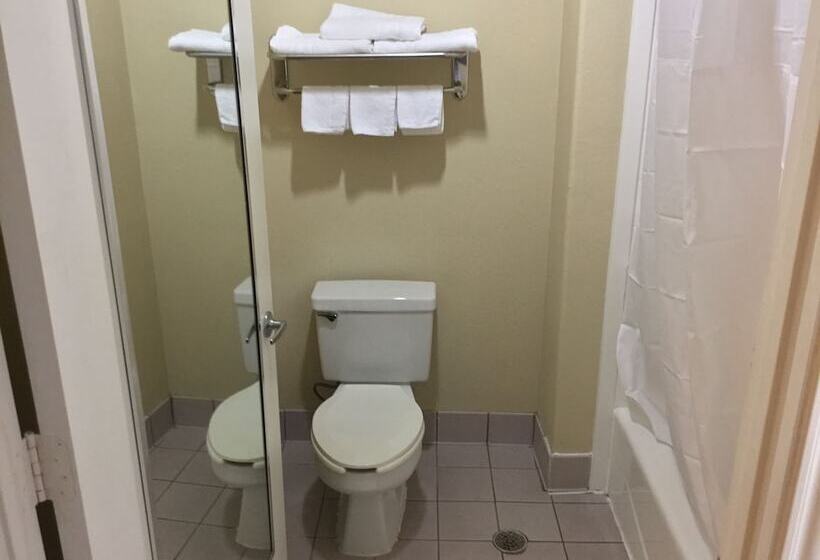 套房, Days Inn & Suites By Wyndham Houston North   Spring