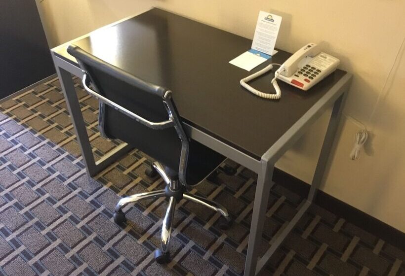 套房, Days Inn & Suites By Wyndham Houston North   Spring