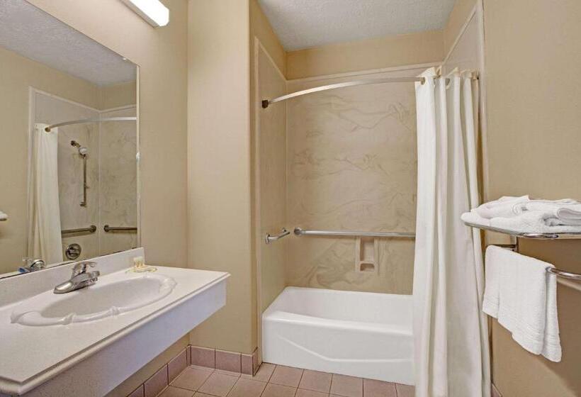套房, Days Inn & Suites By Wyndham Houston North   Spring