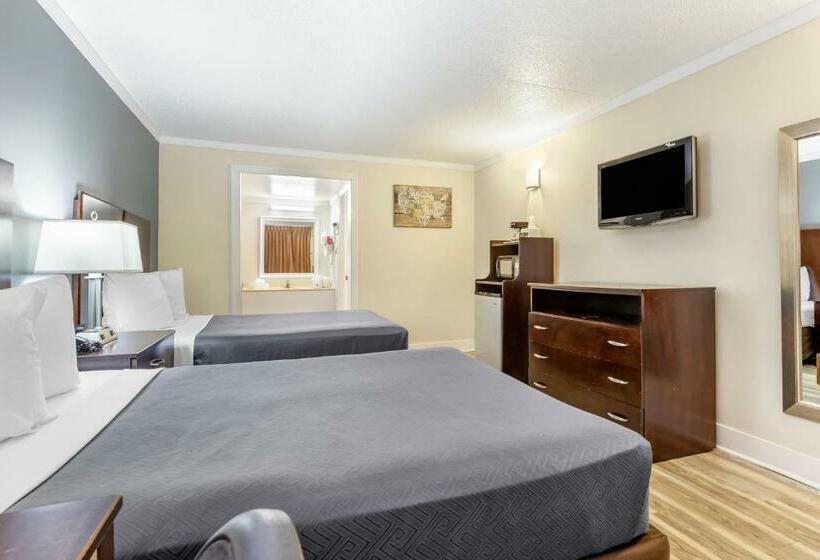 חדר סטנדרט נוף לבריכה, Econo Lodge Of Conway