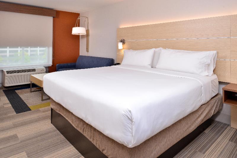 Стандартный Номер Кровать Кинг, Holiday Inn Express Hotel & Suites Cincinnati   Mason, An Ihg