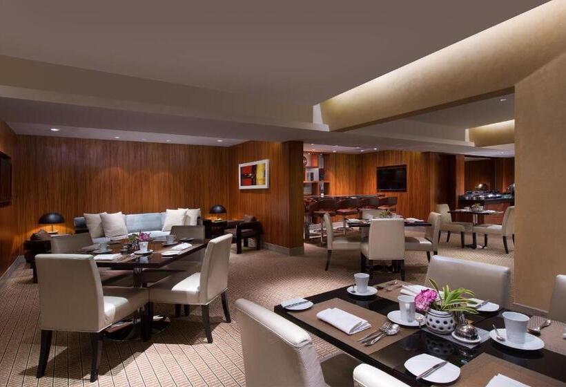 Президентский Люкс, Sheraton Grand Bangalore Hotel At Brigade Gateway