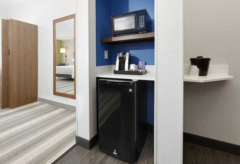 Люкс Адаптированный для Инвалидов, Holiday Inn Express & Suites   Denton North, An Ihg