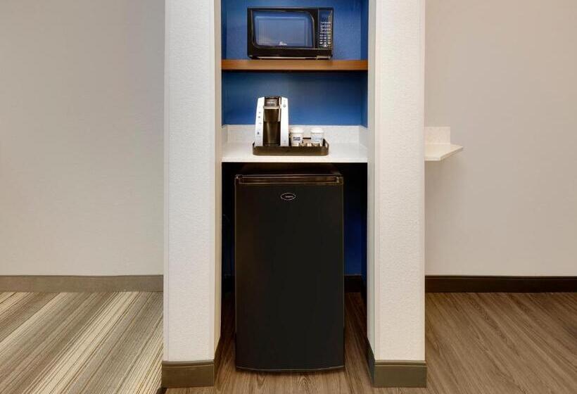 Люкс Кровать Кинг, Holiday Inn Express & Suites   Denton North, An Ihg