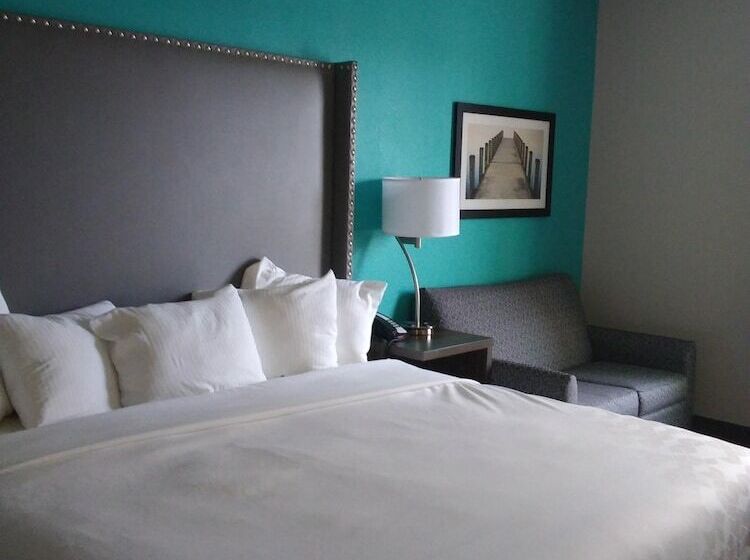 Номер Executive, La Quinta By Wyndham Jamestown