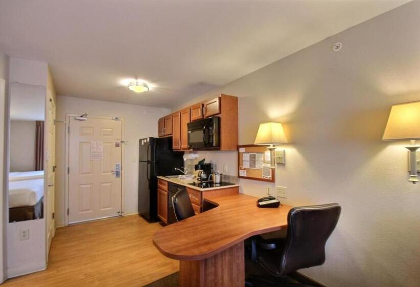 Студия Стандарт, Candlewood Suites Milwaukee Airport   Oak Creek, An Ihg
