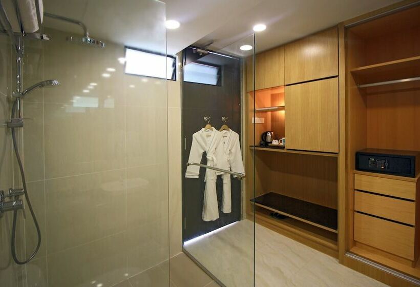 اتاق لوکس با چشم‌انداز دریا, Bubu Long Beach Resort