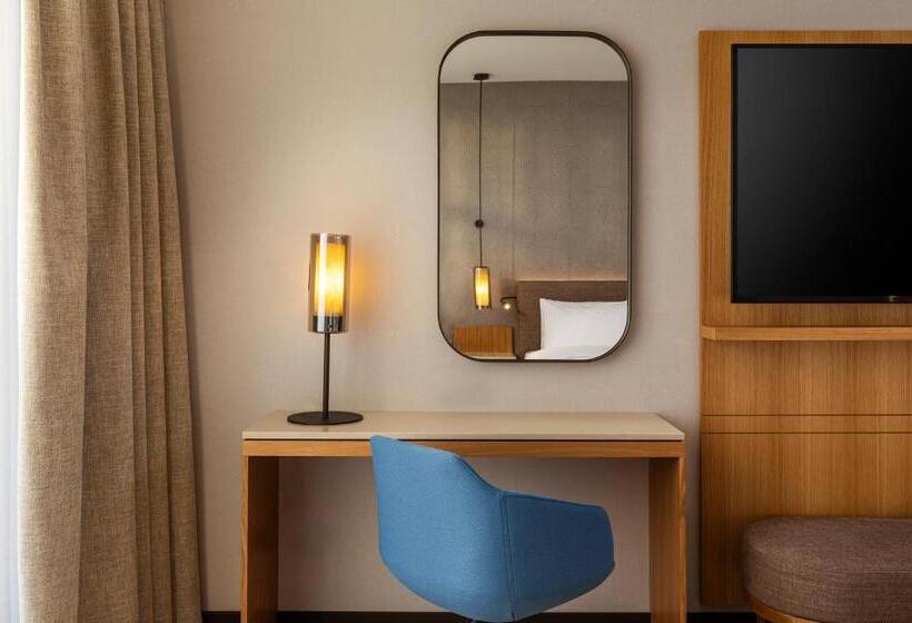 Номер Стандарт Вид на Озеро, Hyatt Regency Pravets Resort