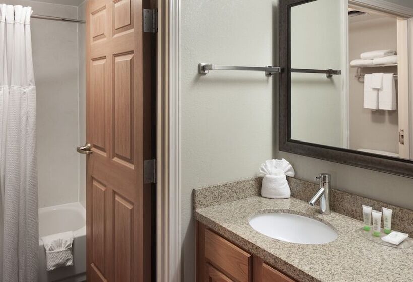 스위트, Staybridge Suites Jackson, An Ihg