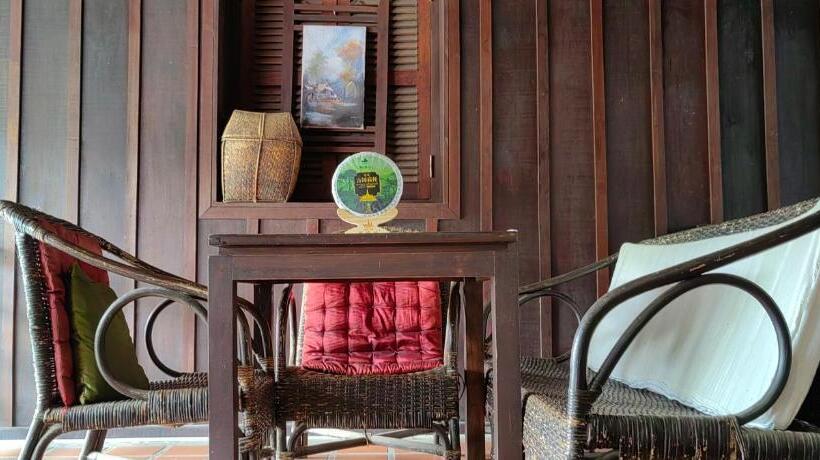 디럭스 스위트, Ancient Luang Prabang