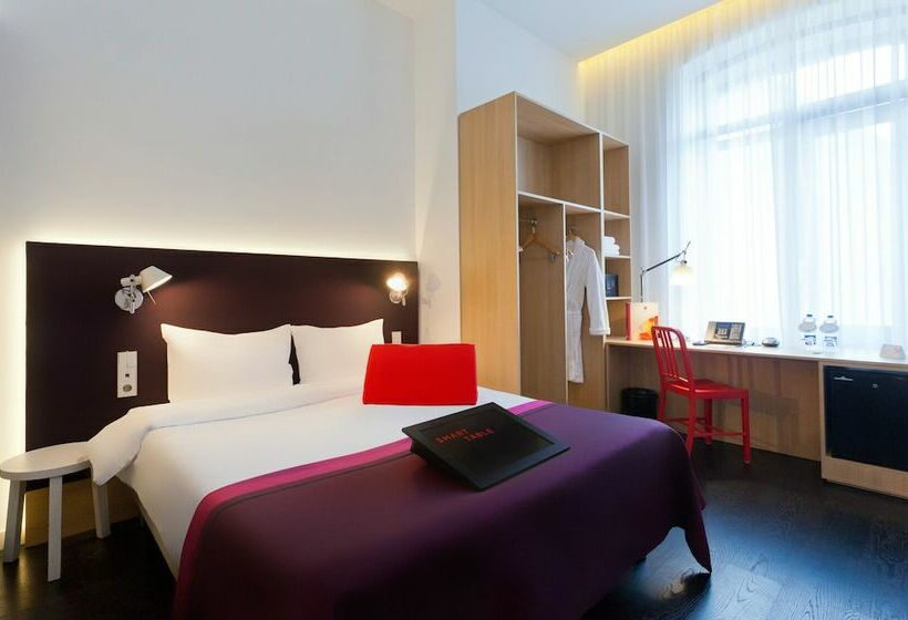 Номер Superior, Azimut Hotel Tulskaya Moscow