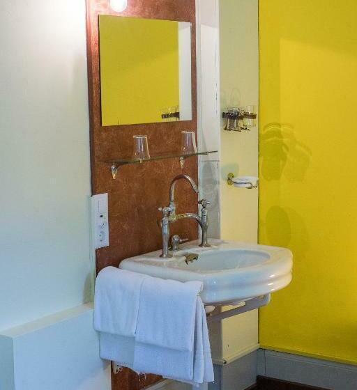 اتاق استاندارد چهارنفره با سرویس بهداشتی مشترک, Budget Waldhotel Unspunnen