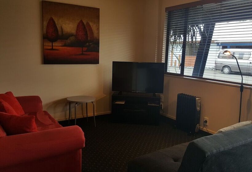 이그제큐티브 스위트, At The Rocks Motor Lodge