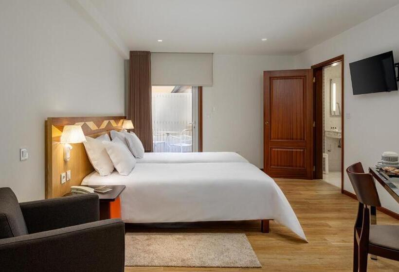 غرفة قياسية لذوى الاحتياجات الخاصة, Aveiro Center