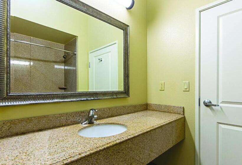 이그제큐티브 룸 킹사이즈 침대, La Quinta By Wyndham Houston New Caney